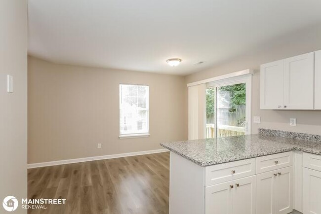 Building Photo - 808 Silver Ct