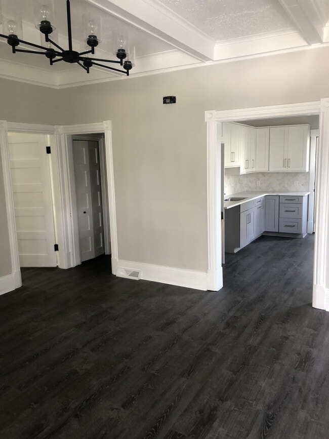 Building Photo - 946 W Alexandrine St