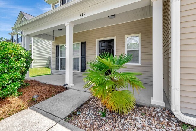Building Photo - Spacious 4-Bedroom Home with Fenced Yard i...