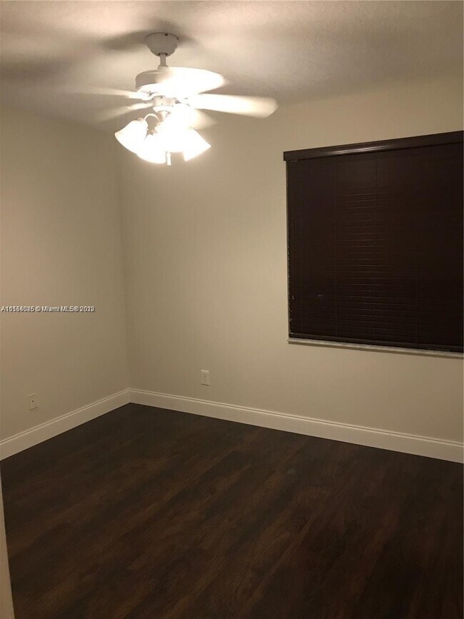 Foto del edificio - 707 SW 122nd Ave  707 Pembroke Pines Fl 33025