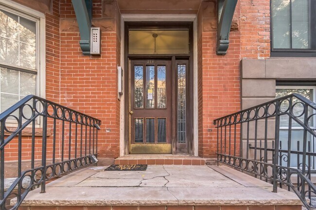 Foto del edificio - 318 Hudson St