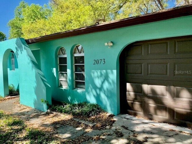 Foto del edificio - 2073 Carnac St