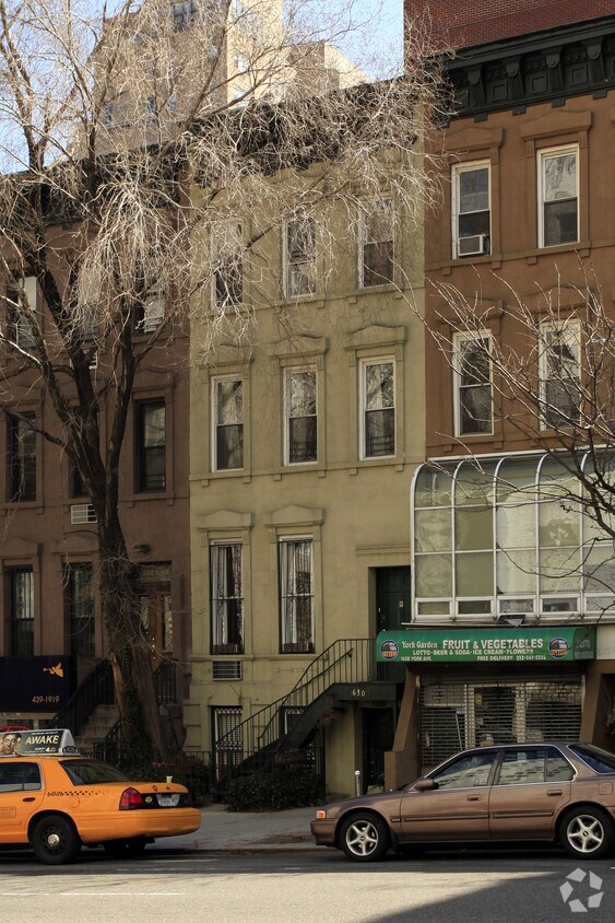 Primary Photo - 1630 York Ave