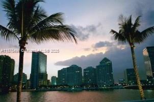 Building Photo - 825 Brickell Bay Dr