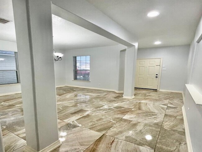 Building Photo - 21122 Escala Dr