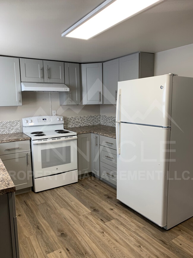 Building Photo - 1215 Landon Ave