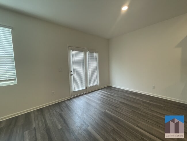 Building Photo - 3529 Condor Ct SW