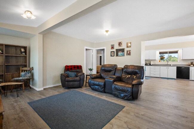 Foto del edificio - 1300 Morehead Rd