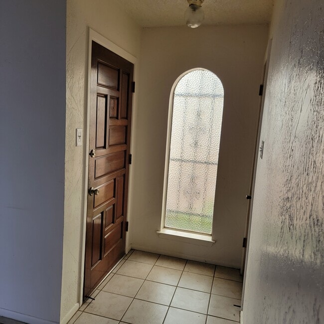 Foto del edificio - 3326 Scenic Ln