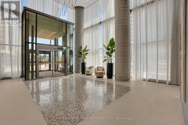 Photo du bâtiment - 7890 Jane St