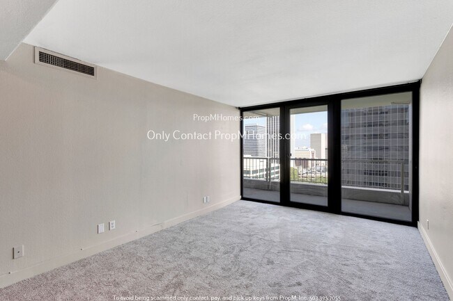 Foto del edificio - Elegant Downtown Portland Condo with Moder...