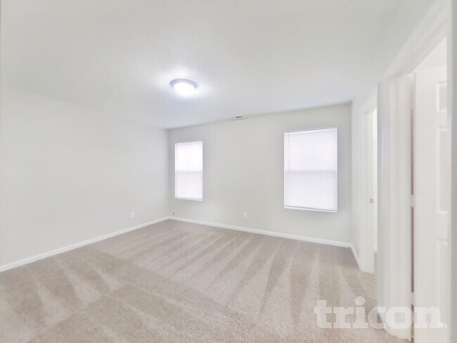 Foto del edificio - 2437 Middle View Dr