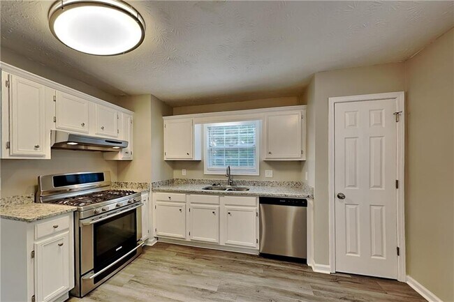 Foto del edificio - 2733 Ashbury Point Ln