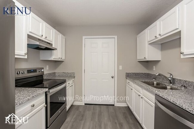 Foto del edificio - Spring into Savings: 50% off your first mo...