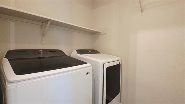 Foto del edificio - 824 Rivers Creek Ln