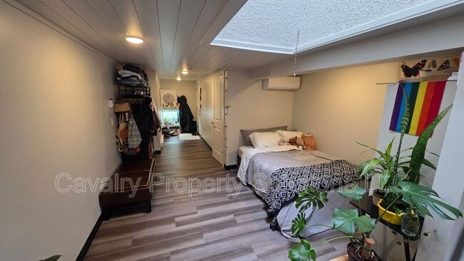 Building Photo - 3947 E Calvary Rd