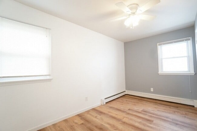 Foto del edificio - 273 Hoover Ave