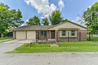 Building Photo - 3700 Stassen St