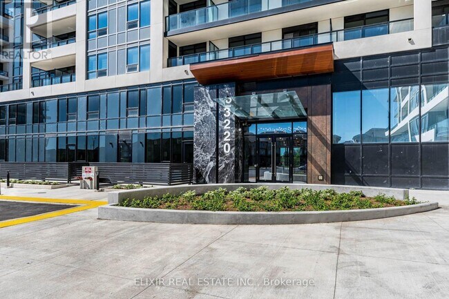 Photo du bâtiment - 3220 William Coltson Ave