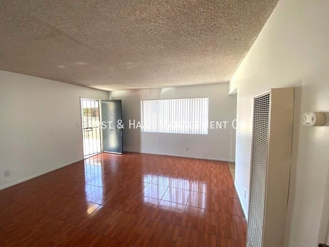 Photo - 193 E 50th St Apartment