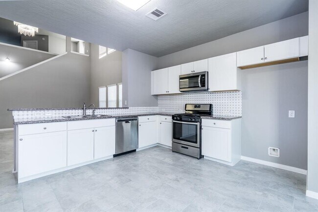 Building Photo - 10830 Harston Dr
