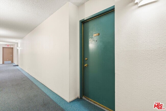 Foto del edificio - 5460 White Oak Ave