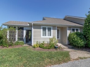 Building Photo - 159 Lakeside Dr