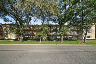 Building Photo - 4911 N Harlem Ave