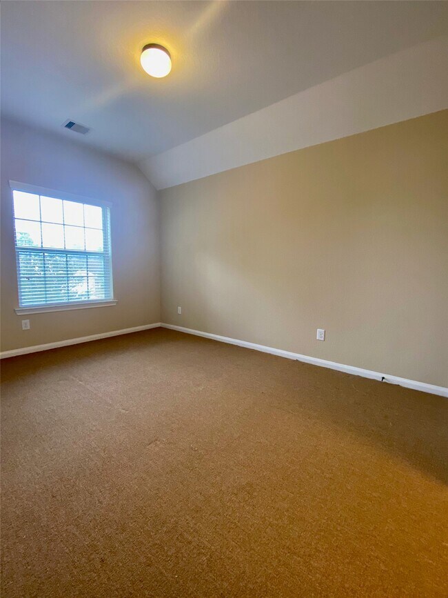 Foto del edificio - 15 Sagamore Ridge Pl