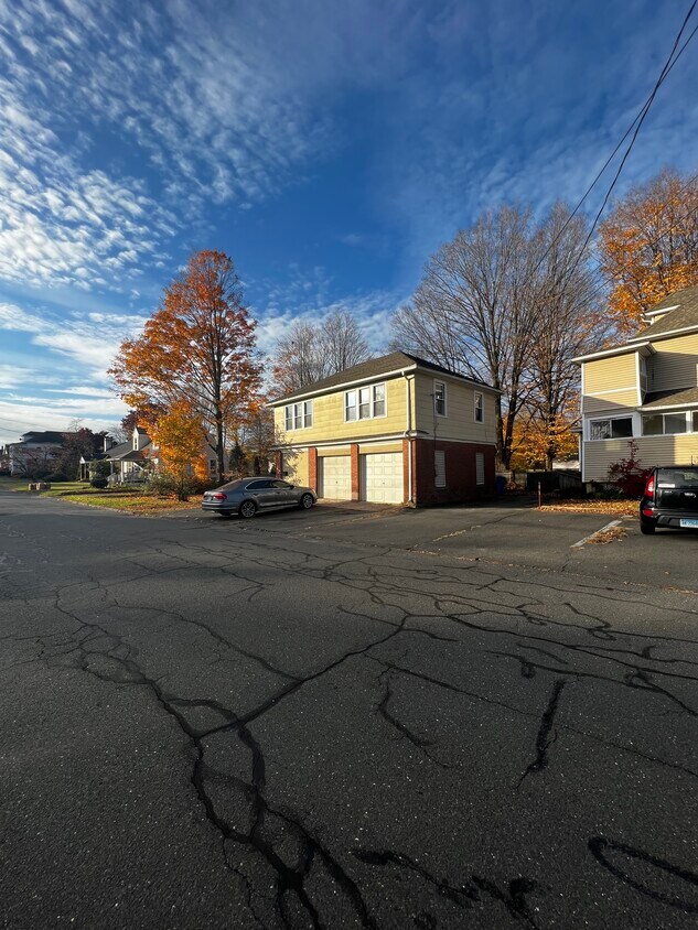 32 Washington St Unit 3, Bristol, CT 06010 Apartments in Bristol, CT