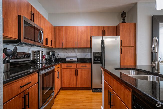 2BR, 2BA - 1,214SF - Ventura Lofts Apartments