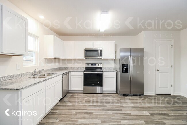 Building Photo - 3914 Miller Dr