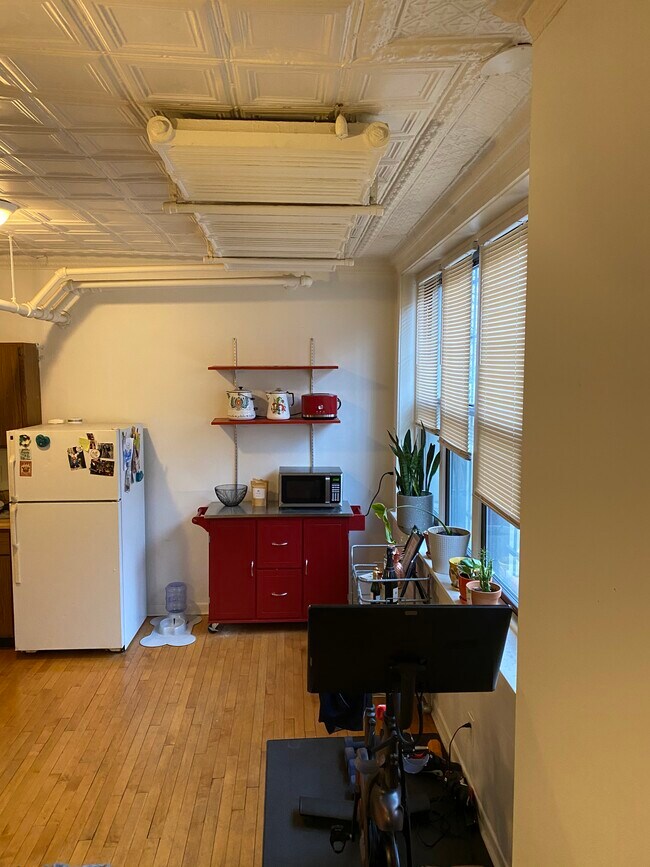 Foto del edificio - 3538 N Racine Ave