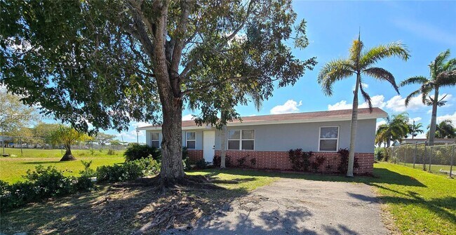 Foto del edificio - 1604 SW 7th St