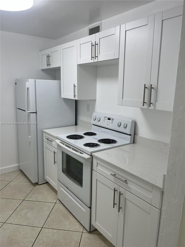 Foto del edificio - 10802 N Kendall Dr