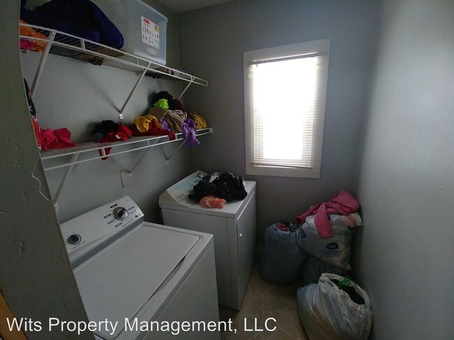 Foto del edificio - 1165 Bush Ave