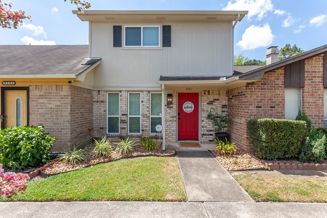 6684 Lexington Dr, Beaumont, TX 77706 Townhome Rentals in Beaumont TX
