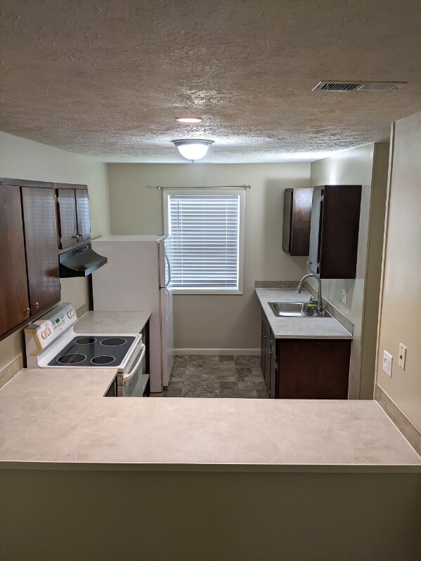 Foto principal - 5843 Aftonshire Dr
