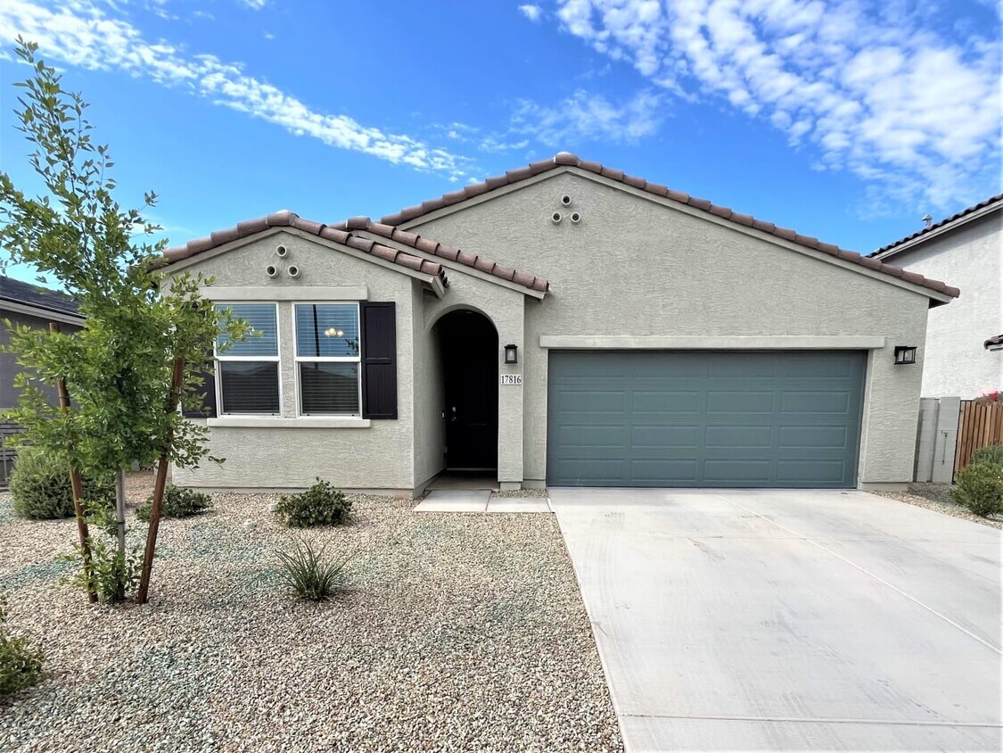 Primary Photo - 17816 W Daley Ln