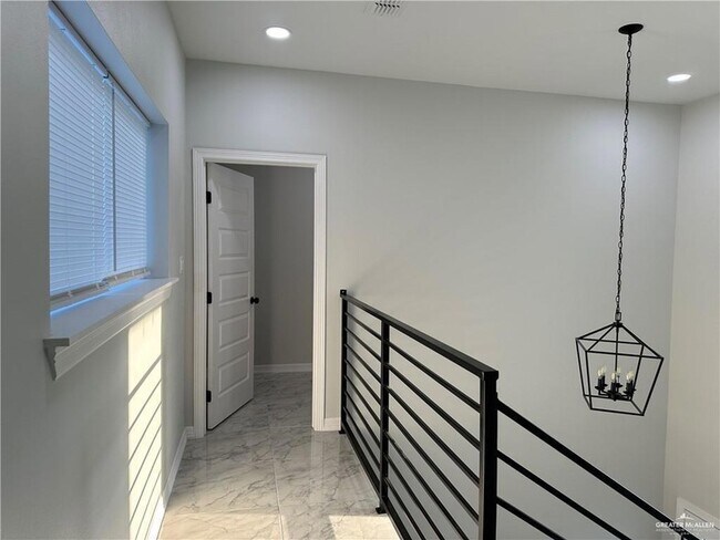Foto del edificio - 5504 N Crown Point