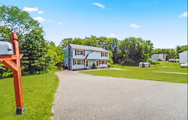 Foto del edificio - 15 Sunnyside Ln