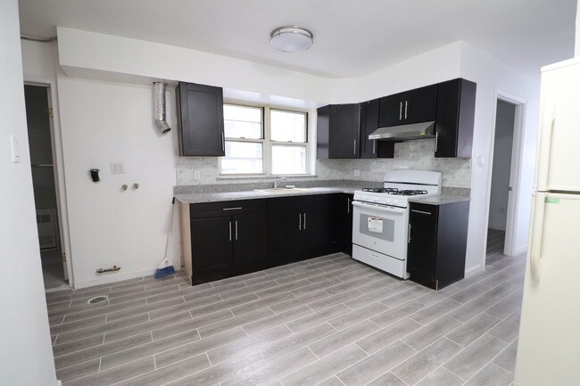 Building Photo - 1308 81 St