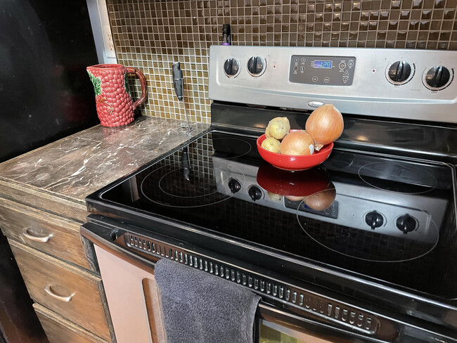 stainless steal appliances - 3359 Forest Ridge Rd