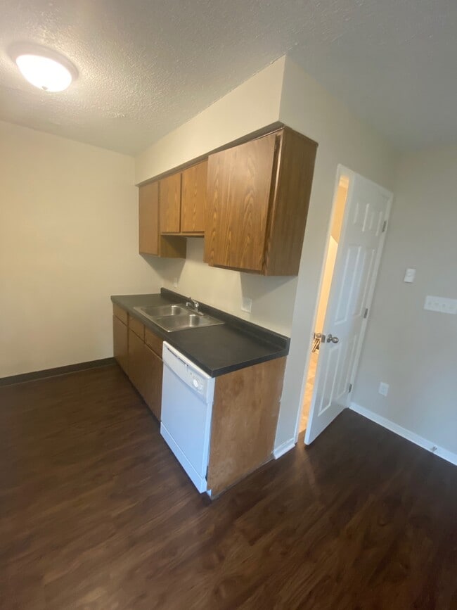 Building Photo - 3246 Rakeford Dr