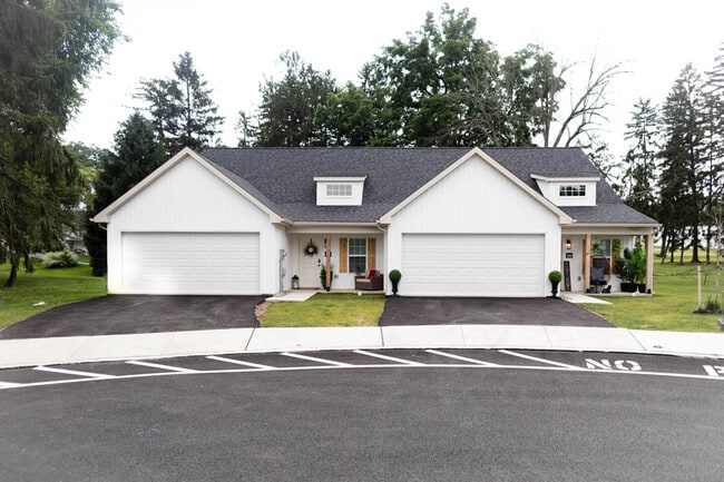 Building Photo - 2588 Emma Ln