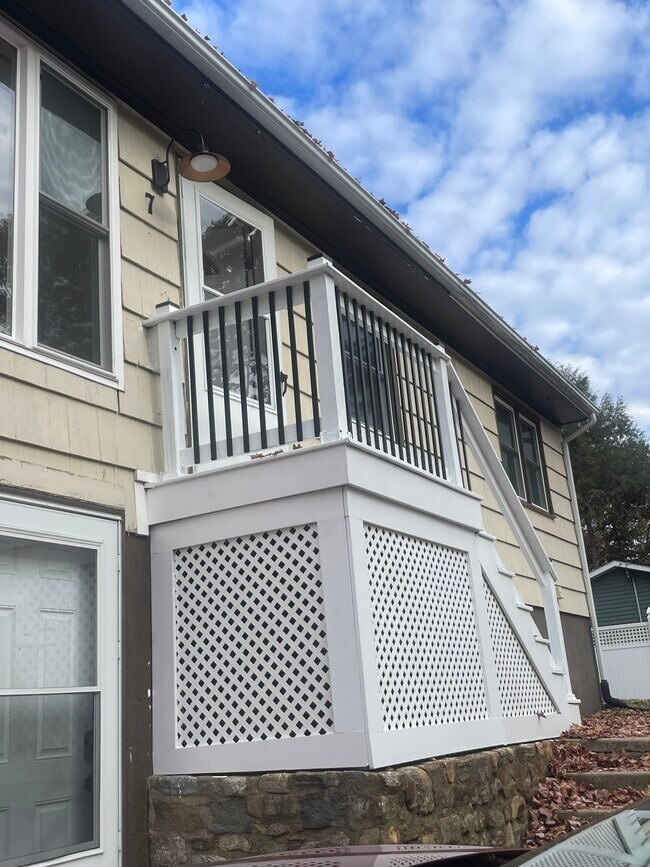 Foto del edificio - 7 Donna Ave