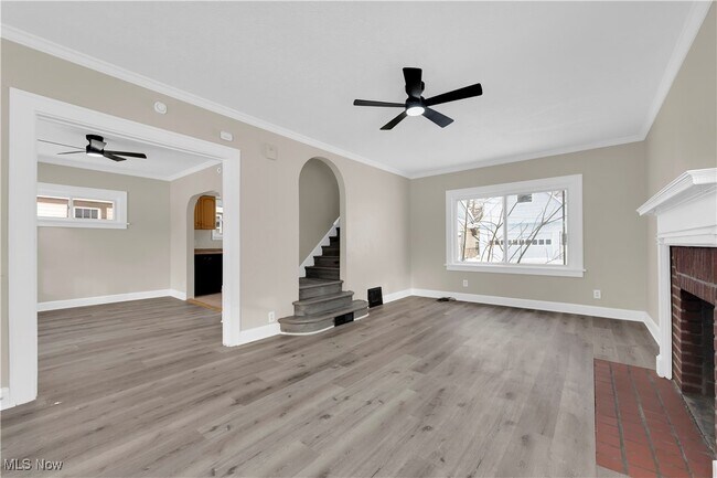 Foto del edificio - 239 E 214th St