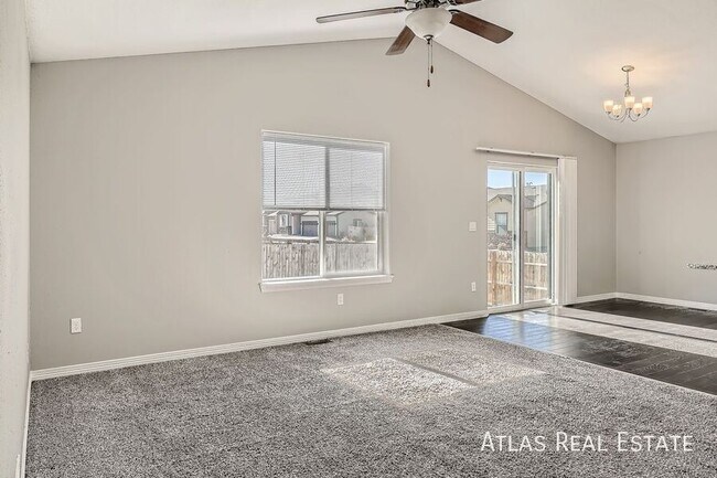 Foto del edificio - 7909 Broderick Ct