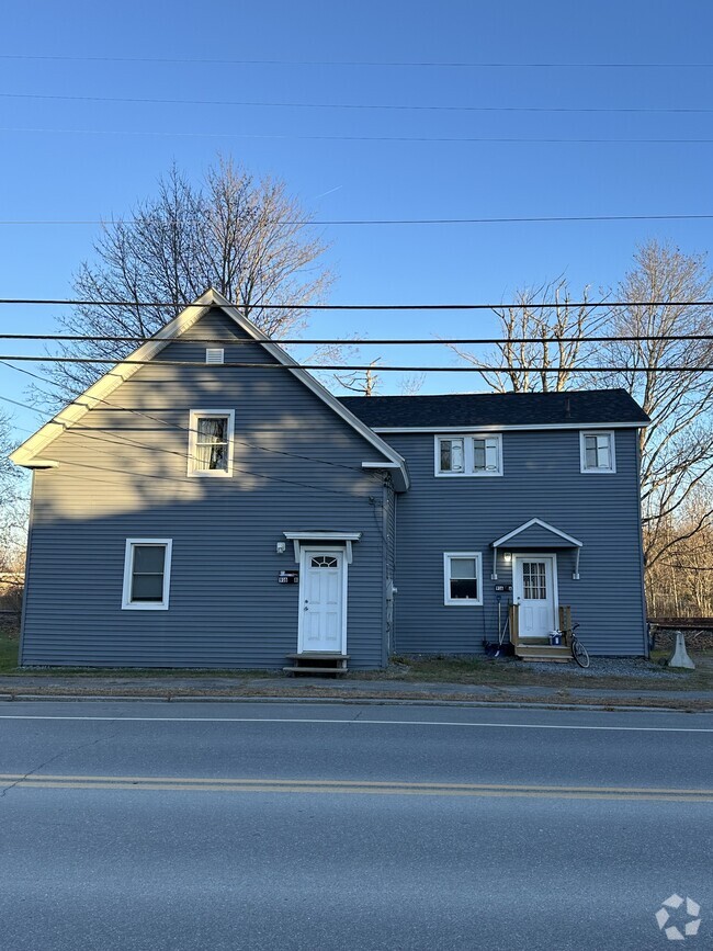 Building Photo - 916 Main St