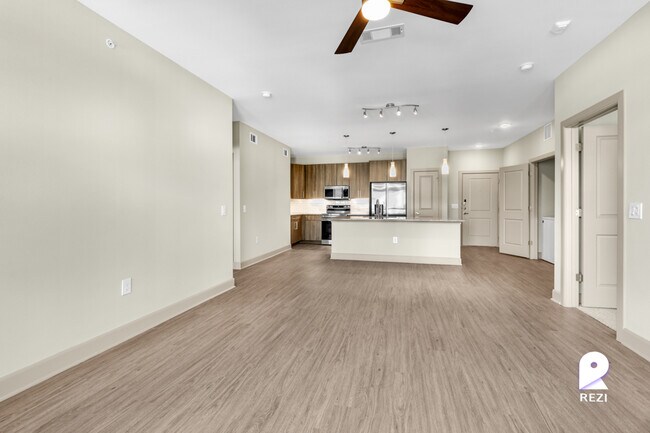 Foto del edificio - 3300 Bay Area Blvd